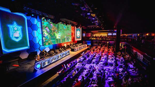 s1mple 参加了一场引起轩然大波的表演赛，导致了一波批评