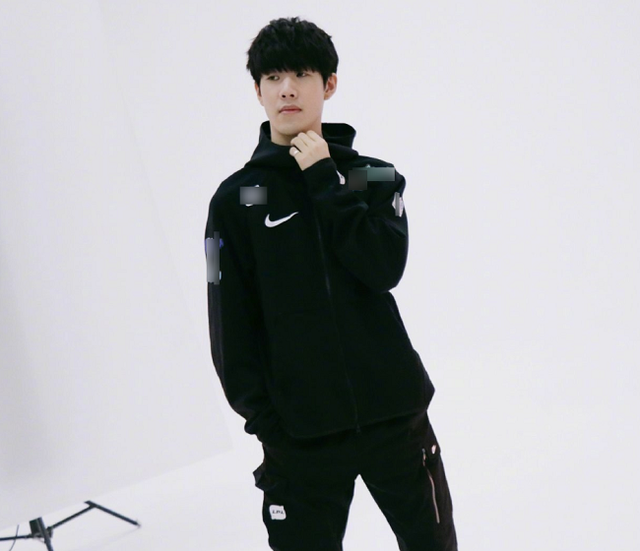 德州扑克高手问“值不值”（德州扑克高手疑问：值得吗？）